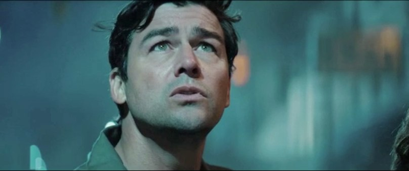 Illustration for article titled 61 Super 8 screengrabs unlock the clues in J.J. Abrams' new trailer